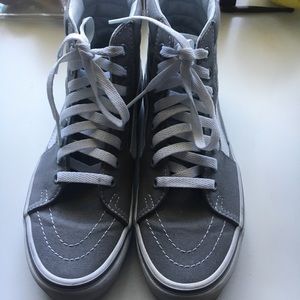 Sk8-hi vans in frost grey